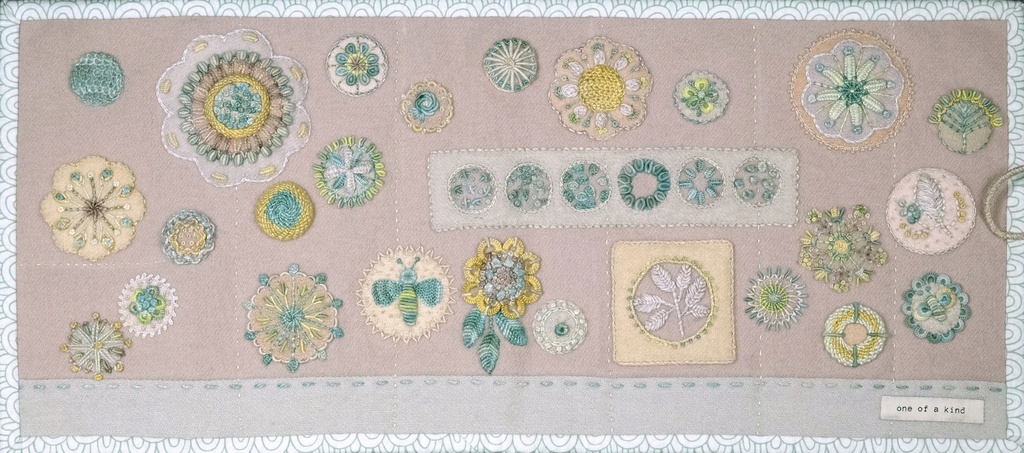 PATTERN - TRANQUIL GARDEN NEEDLE ROLL