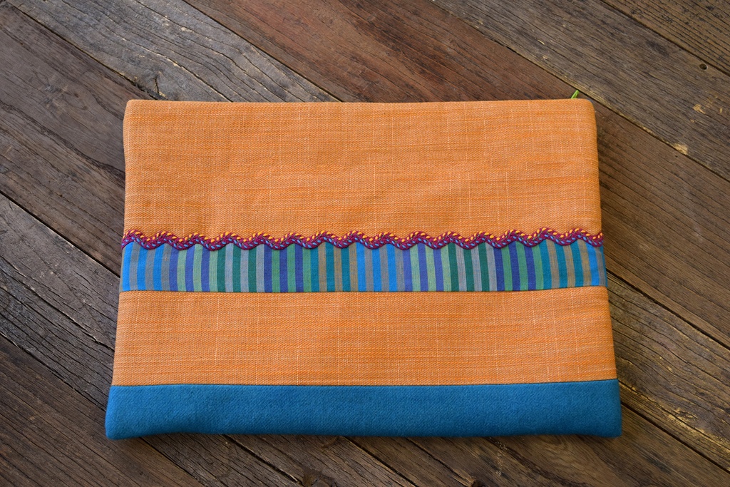 Crisscross Zipper Bag