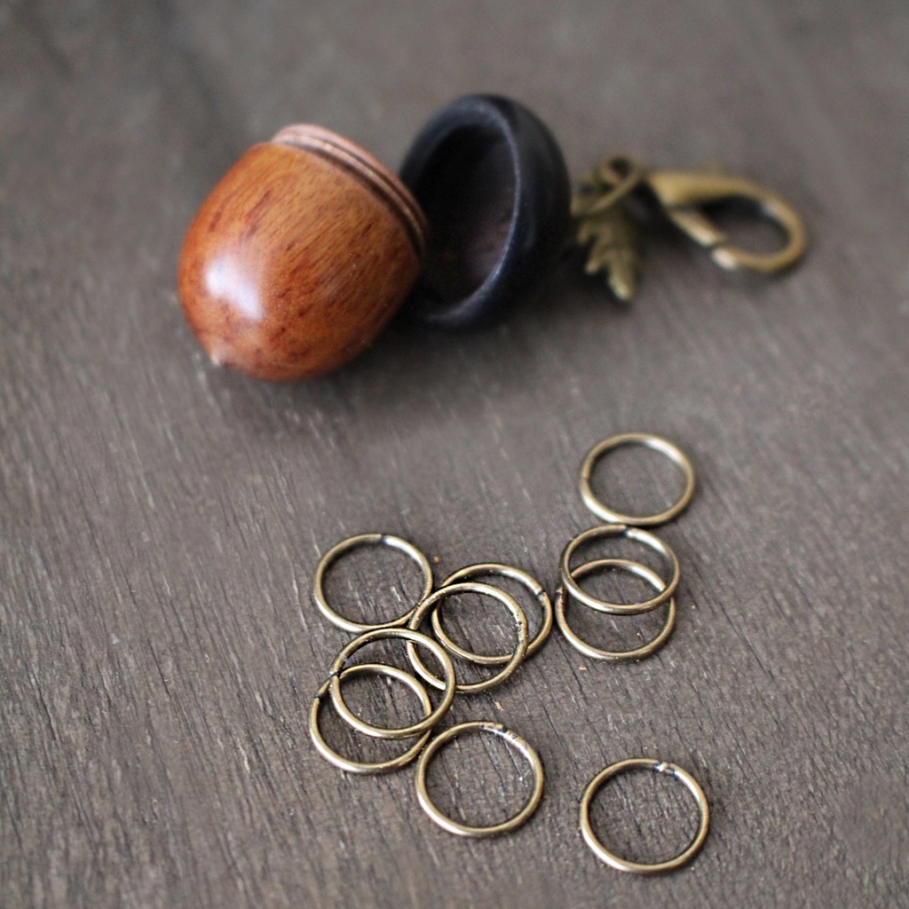 Little Acorn Stitch Marker Keeper
