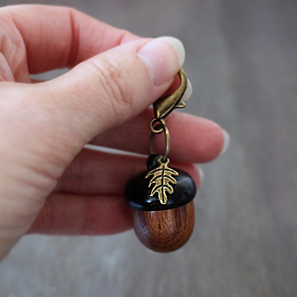 Little Acorn Stitch Marker Keeper