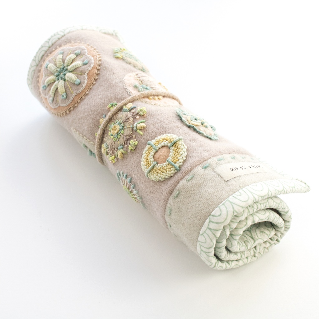 Tranquil Garden Needle Roll