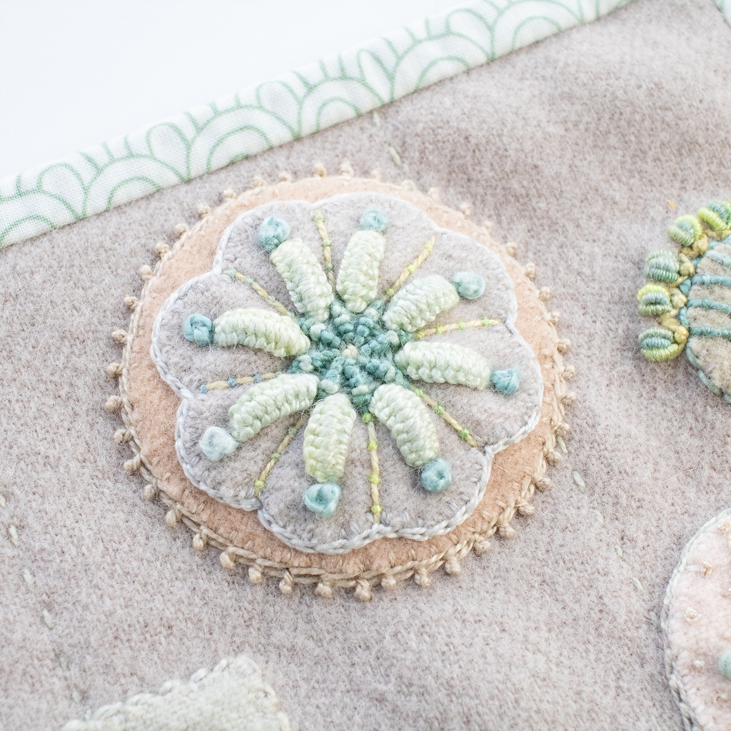 Tranquil Garden Needle Roll