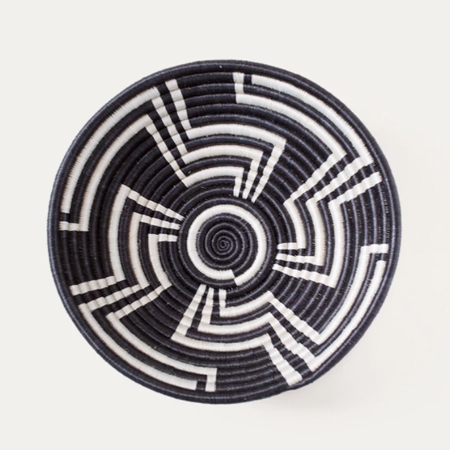 Black & White Geometric Plateau