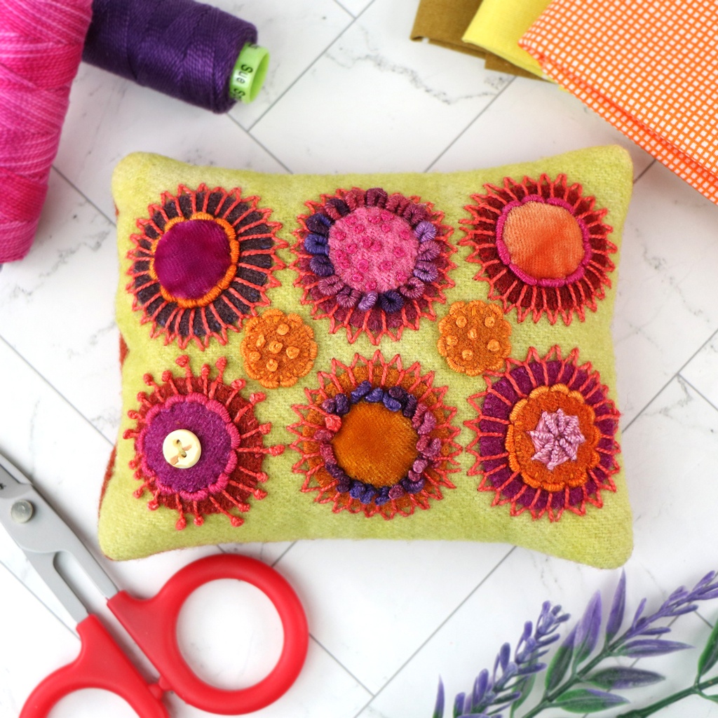 [KT_100-KIT] Circle Play Pincushion (Kit & Free Pattern)