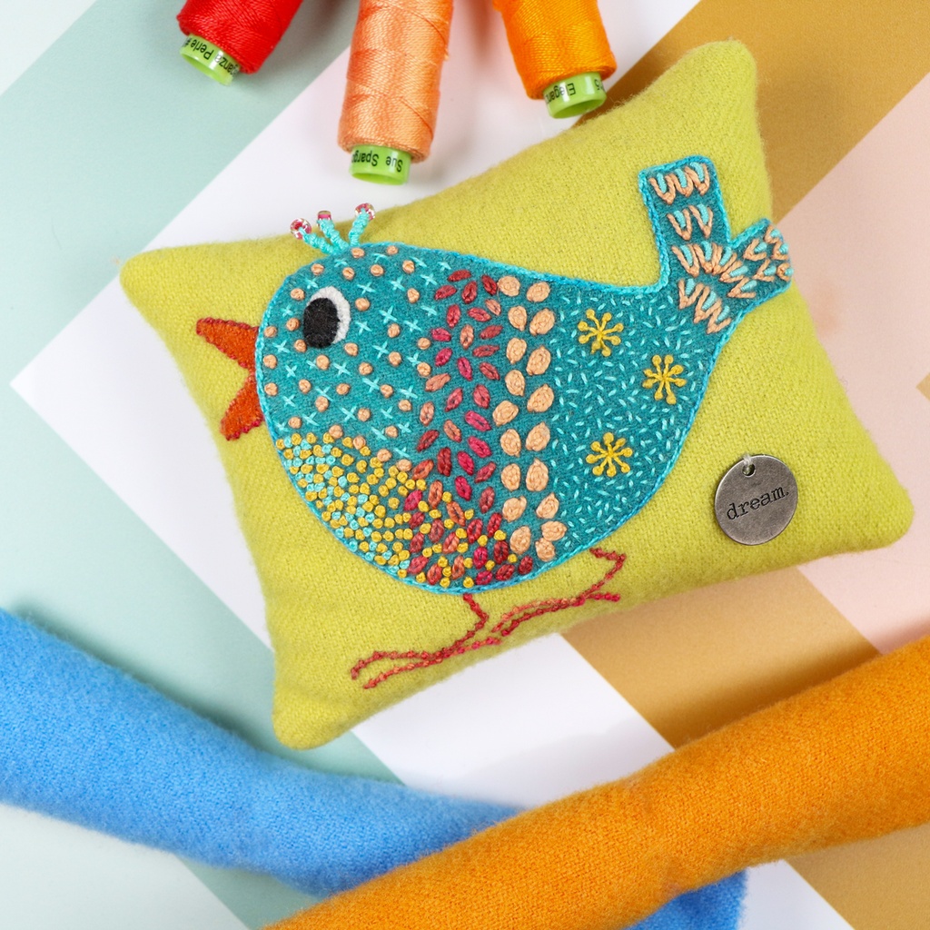 [KT_4828-1] Pinyon Jay Pincushion (Kit & Free Pattern)