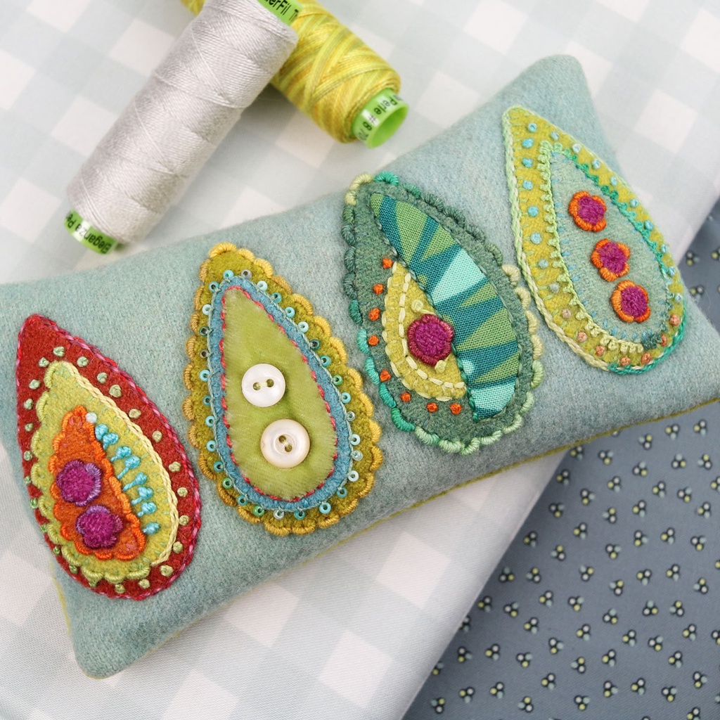 [KTF17_01-1] Leaf Play Pin Cushion (Kit & Free Pattern)