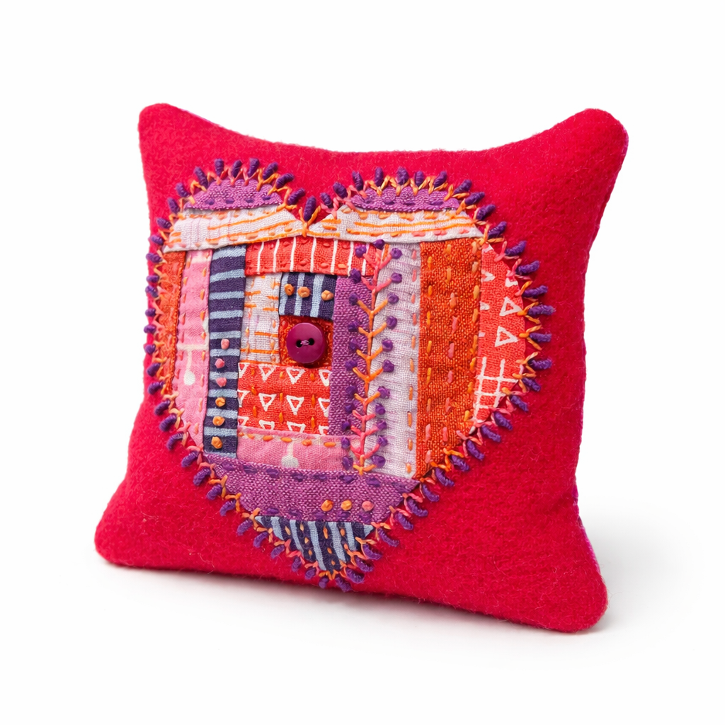 [KT_4657] Heartthrob Pincushion (Kit & Free Pattern)