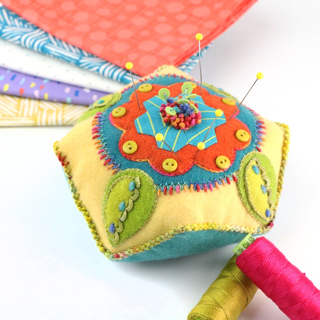 [KT_4831-1] Poppy Pincushion Kit (Kit & Free Pattern)