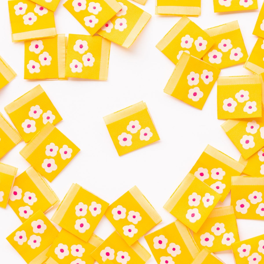 Yellow Daisy Sewing Woven Labels, 8pk