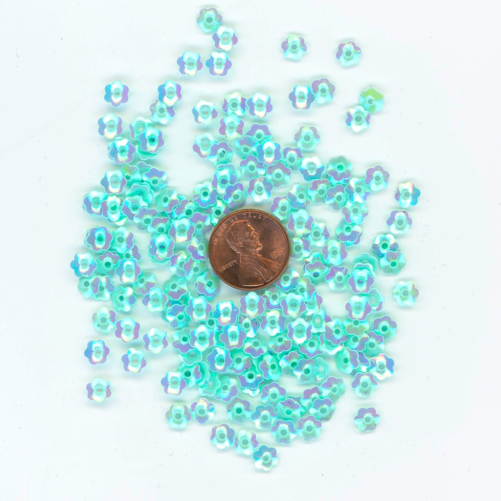 6mm Flower Sequins, Pale Green with Green Lights