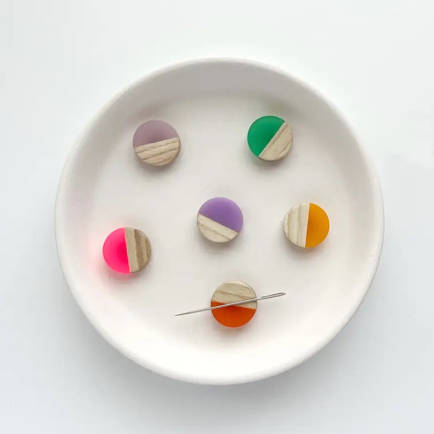 [MDS-05] Circle Needle Nanny (Peach & Orange)