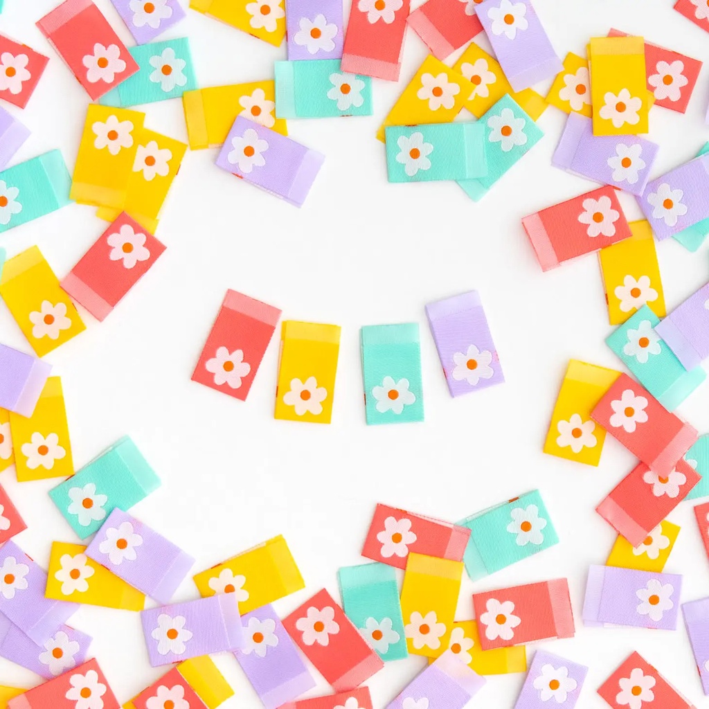 Daisy Tag Multipack Sewing Woven Labels, 8pk