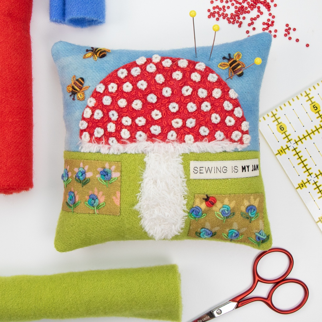 [KT_117-4] Toadstool Pinny (Kit)