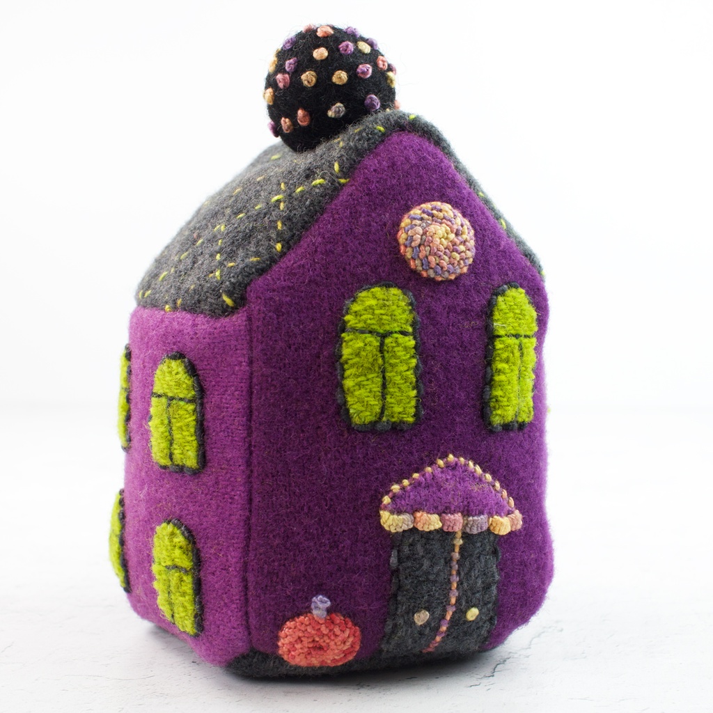 [KT_MMP-1] Monster Manor Pincushion (Kit & Free Pattern)