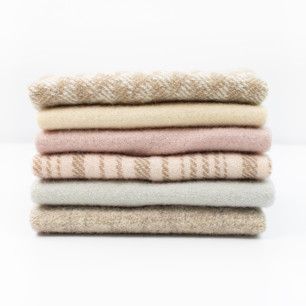 Lovey Dovey Wool Bundle - Fat 1/32nd