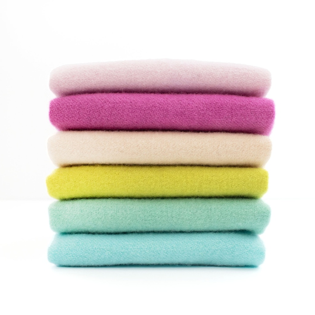 Solid Wool Bundle - Dyed Eggs, Fat 1/16  