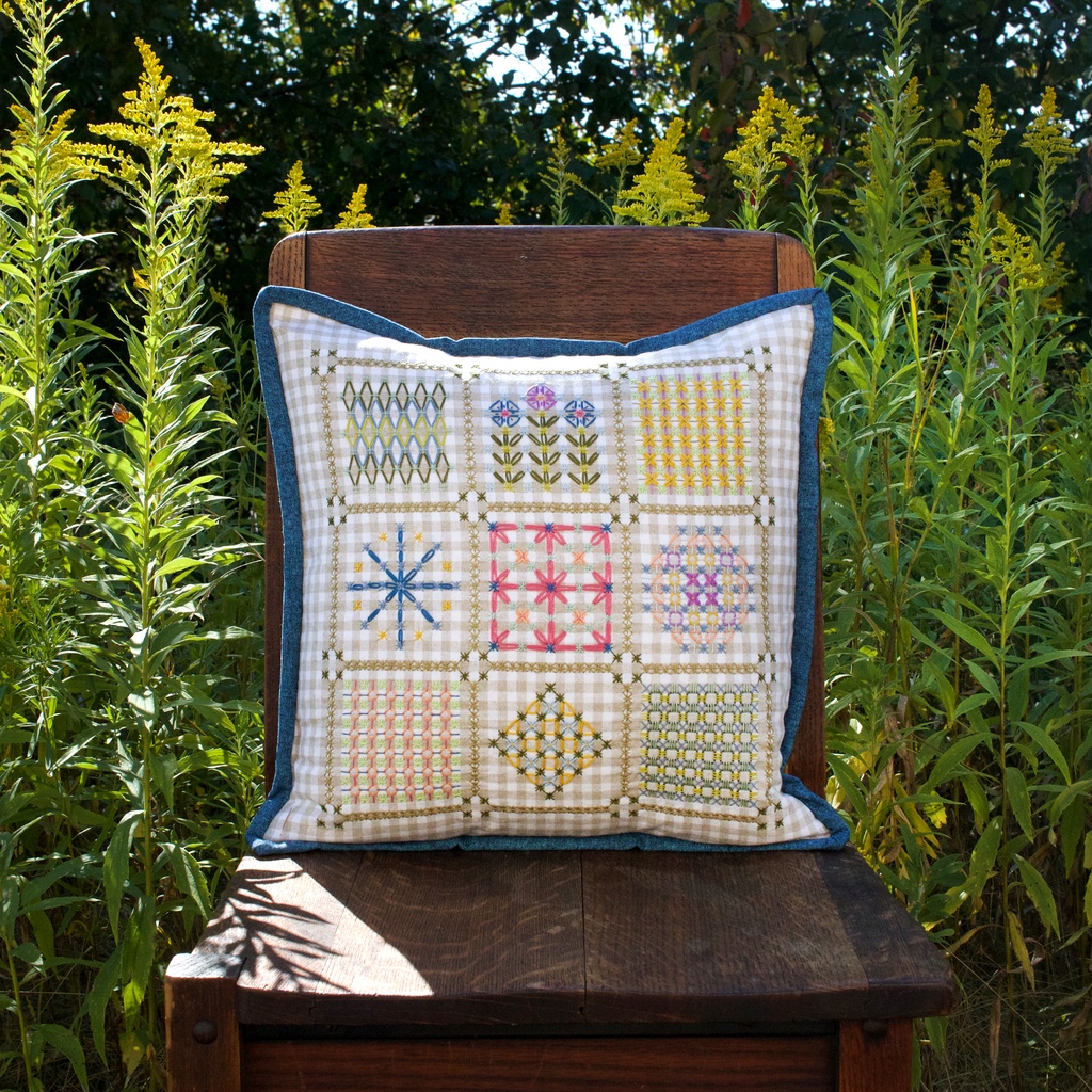 [KT_CSSP-01] Chicken Scratch Sampler Pillow Kit (Kit)