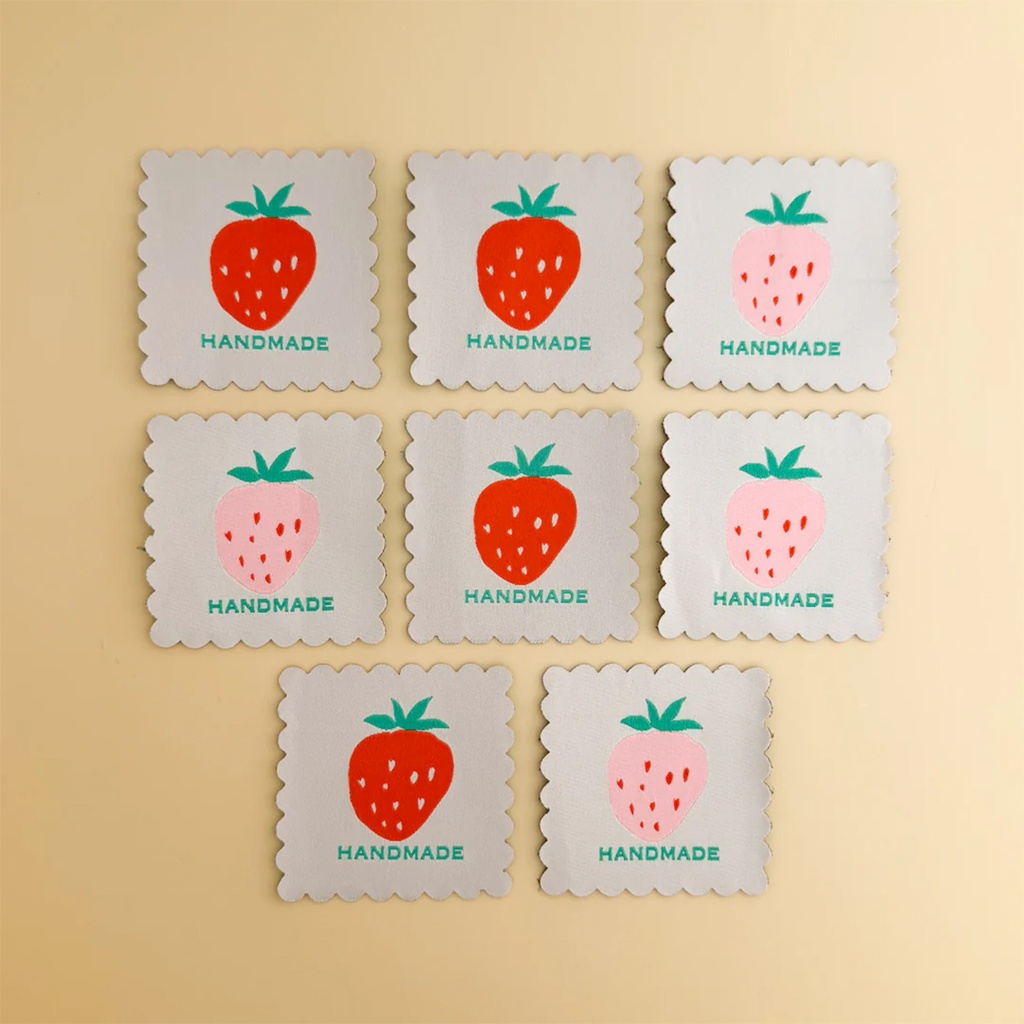 [LABEL_SIWL40] Scalloped Strawberry Sewing Woven Labels, 8pk
