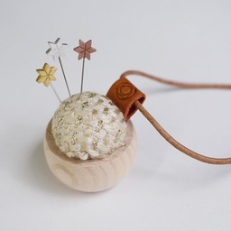 [NOT_45-118] Cohana, Tweed Cypress Pincushion