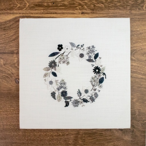 [HOB-P08KIT-CLG] HOB Classic Lady, Grey, Embroidery Kit